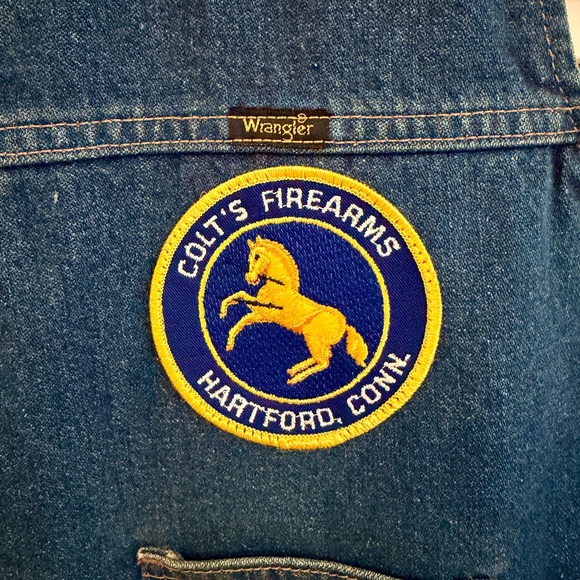 VINTAGE, MENS WRANGLER,AUTHENTIC WESTERN, DENIM VEST WITH CUSTOM PATCHES.SIZEXL - Picture 6 of 9